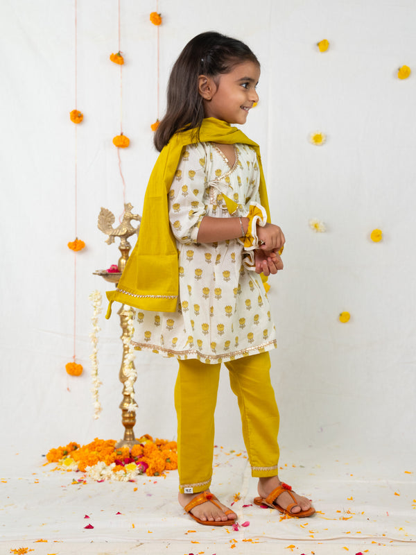 Rangrez Collection: Floral Print Kurta Pant & Dupatta Set – Mustard Yellow