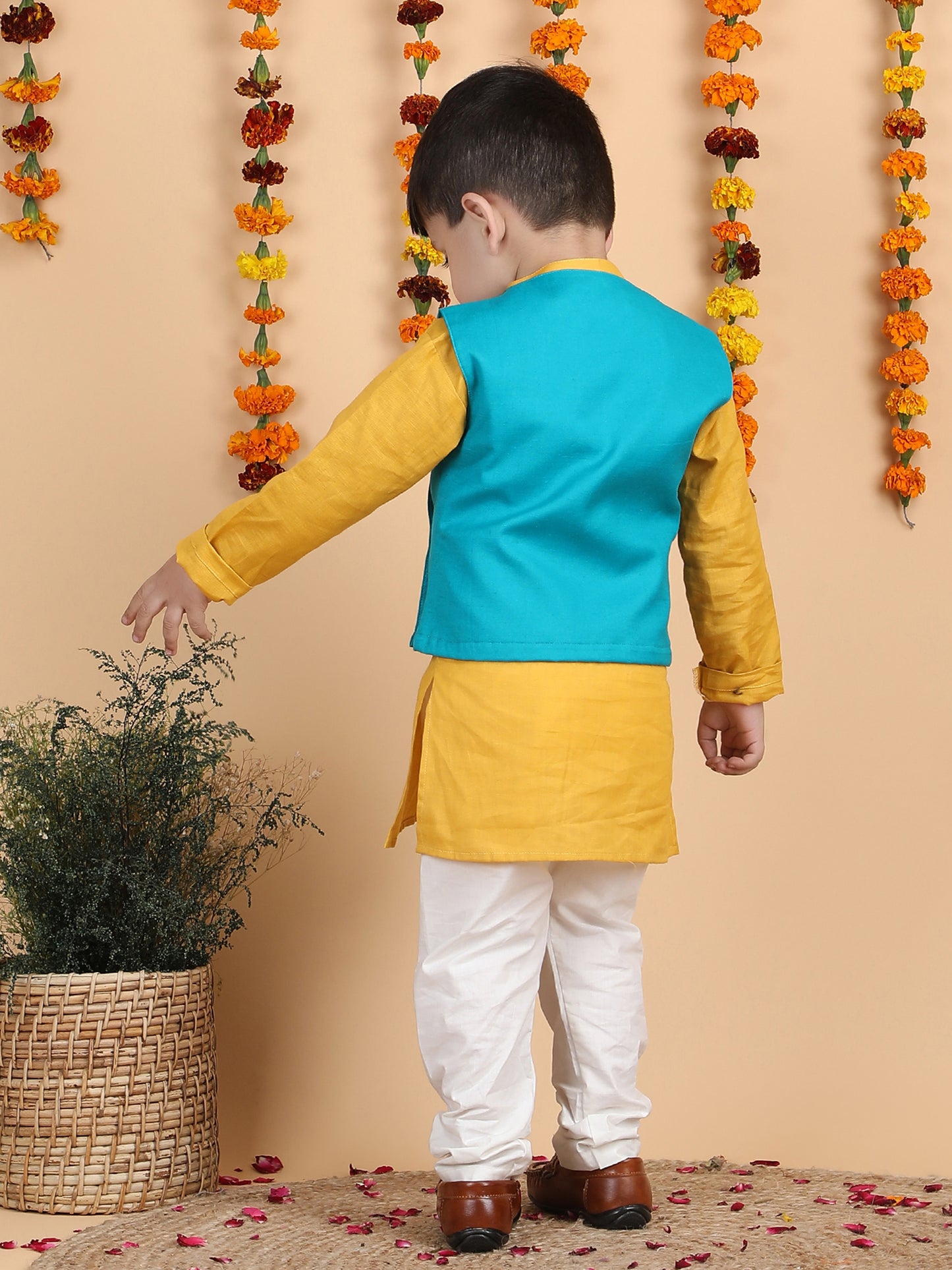 Polka Tots Full sleeves Giraffe Embroidery Koti Kurta Pyjama - Yellow