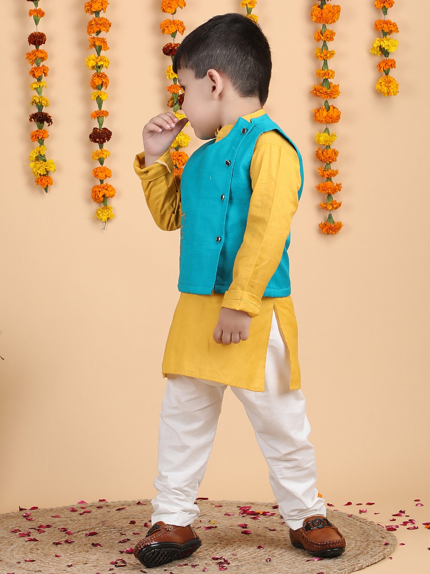 Polka Tots Full sleeves Giraffe Embroidery Koti Kurta Pyjama - Yellow