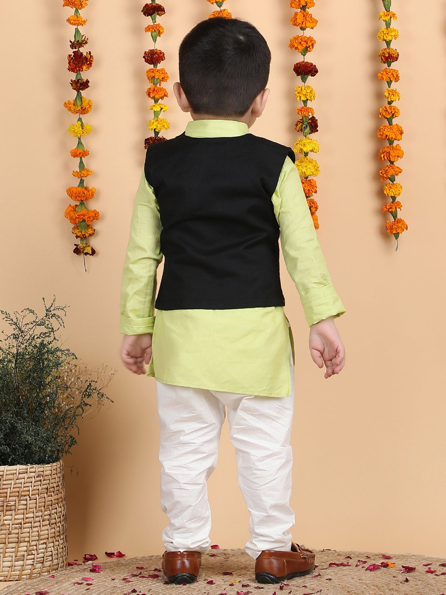 Polka Tots Full sleeves Tractor print Koti Kurta Pyjama - Green